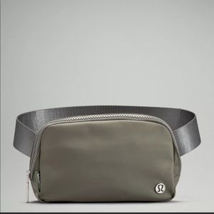 Lululemon Everywhere Belt Bag in Grey Sage - NWT